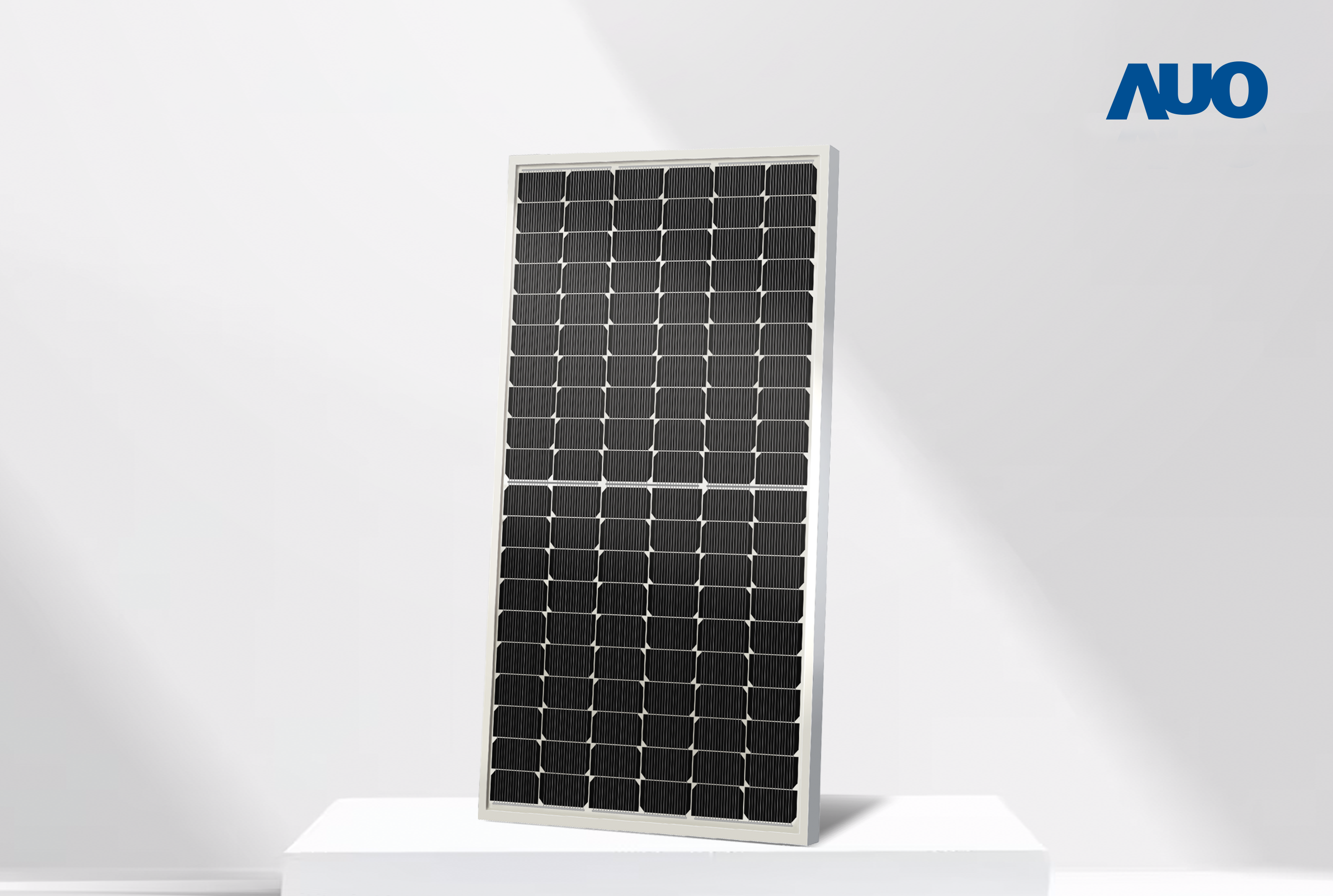 熊猫体育研發「SunAlto雙玻雙面發電太陽能模組」，符合高轉換效率、低衰減的電池技術，並具備強壯的結構強度、高抗風壓及高抗鹽害特型，專門因應台灣海島型氣候所打造之高可靠性模組。